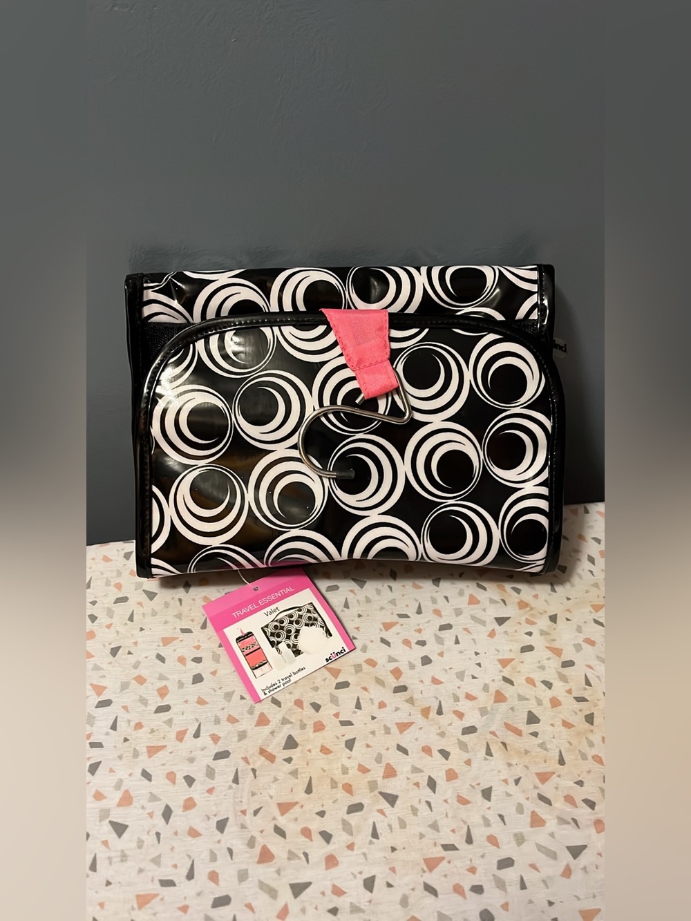 Black & White Circle Print Travel Organizer